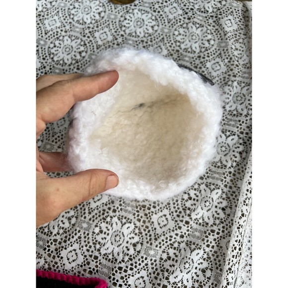 Hello Kitty baby beanie, Hello Kitty newborn photography prop - Picture 2 of 3